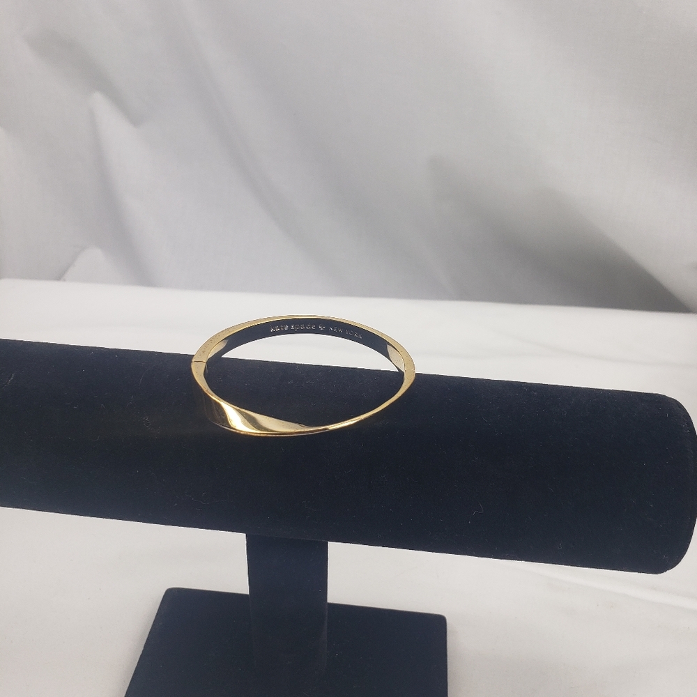 Kate Spade New York Gold Tone Twisted Hinged Bangle Bracelet